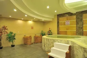 Lijiang Guanfang Hotel Garden Villas - Image 3