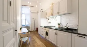 No.8: Lovely & Cosy 3-room Heart of the City - Image 3