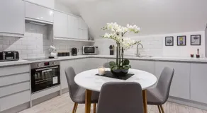 Minster's Reach Apartments -Stylish City-Centre Retreat's - Image 5