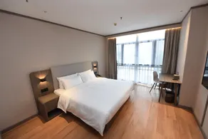 Hanting Hotel Haiyan Wuyue Plaza - Image 2