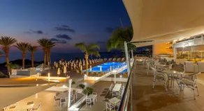 Queens Bay Hotel - Image 3