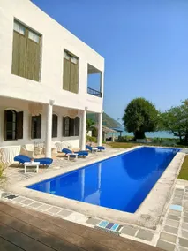 Brassiere Beach Hotel - Image 2
