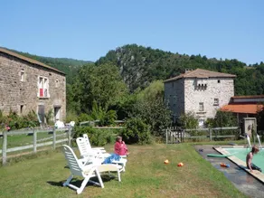 Rural Pool Retreat in the Hills - Image 4