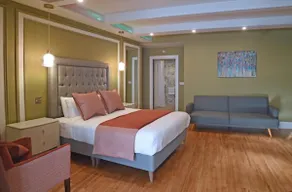 Moy Hotel - Image 2