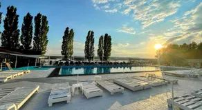 Mojo Beach - Image 2