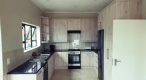 Knysna Paradise Guesthouse - Image 4
