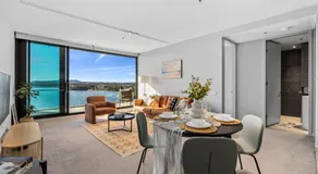 Stunning Lake-View in Belconnen - Image 2