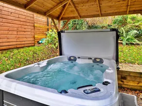 Cottage in Snowdonia with Hot Tub  Views - Image 4