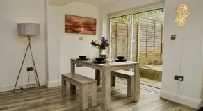 Spacious House Near Rochester Sleeps 10 - Image 4
