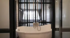 Iron32 Hotel - Image 2