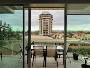 Glenelg resort style beachside apartment - Image 3