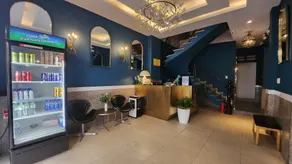 A In Hotel Glamour - Image 4