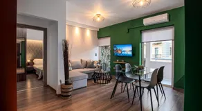 Kentia Modern/Artistic City Apartment - Image 2