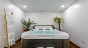 Deluxe Villa Home, Peace & Spa - Image 3
