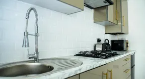 1 Bed House - Sleeps 2 - Parking - Wifi - Image 4