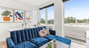 Cozy Studio Escape Near Downtown Minneapolis - Image 3