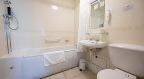 Wellow Hotel - Image 4