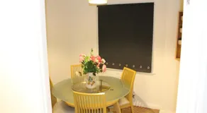 4 Bedroom house, Parking, Wi-Fi, Near Town Centre - Image 4