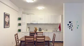 Bright & Cozy 2- Bedroom Apartment - Image 2