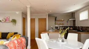 The Sleights, Strawberryfield Park - Hot Tub - Free WiFi & Parking - Pets Allowed 2 - Image 3