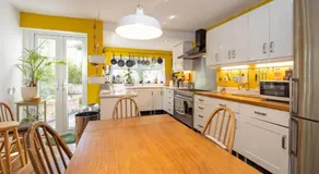The Green House Guest House - Image 3