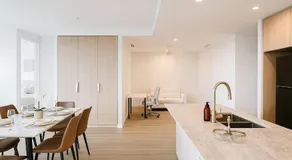 Milton Oasis level 16- Luxury Apt near Milton Station - Image 5