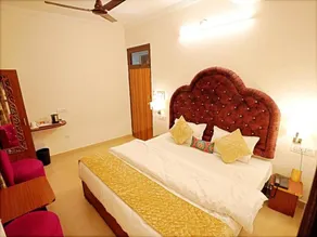 Hotel Uppal Plaza - Image 2