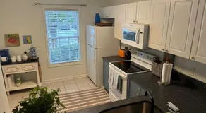 Lovely 2BR 3BA Condo - Image 5