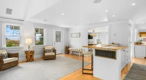 Walk to Beach and Town, Hot tub, Sleeps 8, Pet Friendly - Image 4