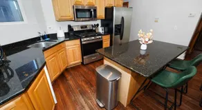 King Bed 6BR Chicago with Pool Table Sleeps 16 Near Humboldt Park - Image 5