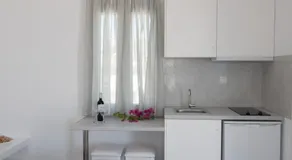 Flora & Agelos Studios - Paros - Image 3