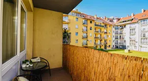 Cappuccino Apartment with Balcony and FREE PARKING - Image 4