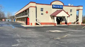 DELUXE INN - Image 3