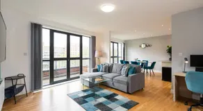 Cotels The Millhouse Corporate Apartments - PRIVATE APARTMENT BUILDINGS - GATED ENTRANCE - PARKING - WORK DESK - Image 2