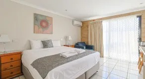 Emerald Central Palms Motel - Image 2