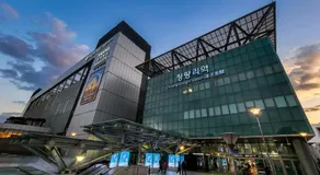 5-minute walk from 동대문, DDP Seongsu, Jongno, and KTX Cheongnyangni Station - Image 5