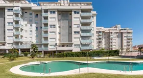 COMFORTABLE, CLOSE TO THE BEACH, POOL, NEW, PADDLE - Image 4