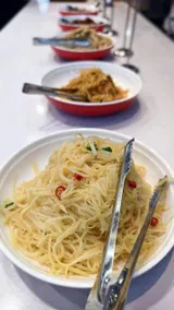 Longshun Business Hotel - Image 2