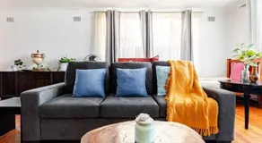 The Sydney Manor - Huge 2BR Ground Floor Home with Hot Tub & walk to train - Image 3