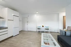 Plaza Victoria 2-bedroom apartment - Image 1