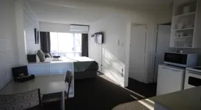 Beach lodge motel  - Image 5