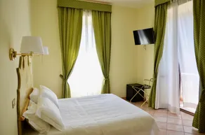 Sourire Hotel - Image 2