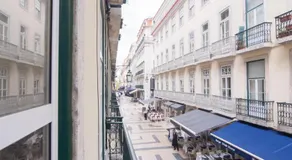 Classic Lisbon Downtown Apartment - Image 5