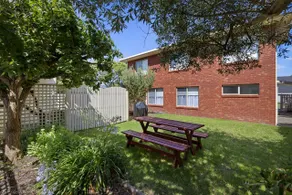 Scenic Beach Apartment - Image 5