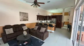 Luxurious 4-Bedroom House with Pool - Image 3
