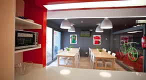 Sant Jordi Hostels Gracia - Image 3