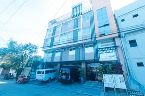 RedDoorz Plus at Seventy Five Inn Near Manila Airport - Image 4