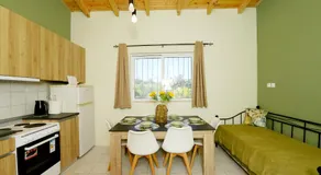 Jimmy's Pool House - Image 5