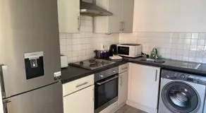Belfast City Great Location Apartment - Image 2
