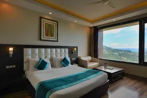 The Cedar Grand Hotel & Spa - Image 2